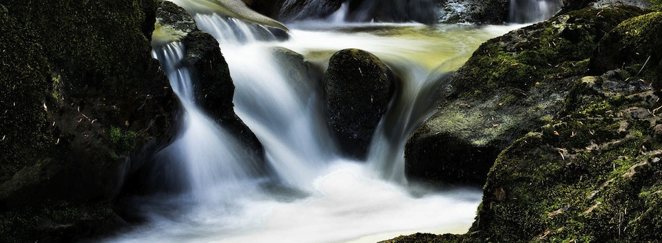 waterfall-204398_1920